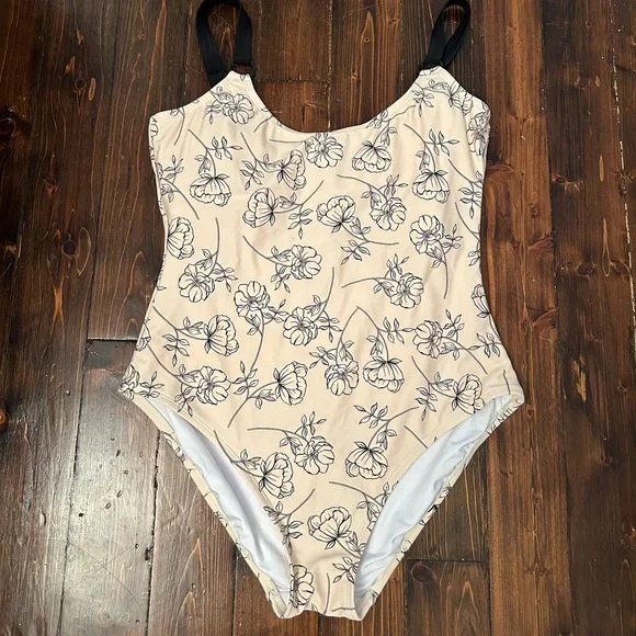 Calvin Klein floral swimsuit - Size 16 - Picture 1 of 4